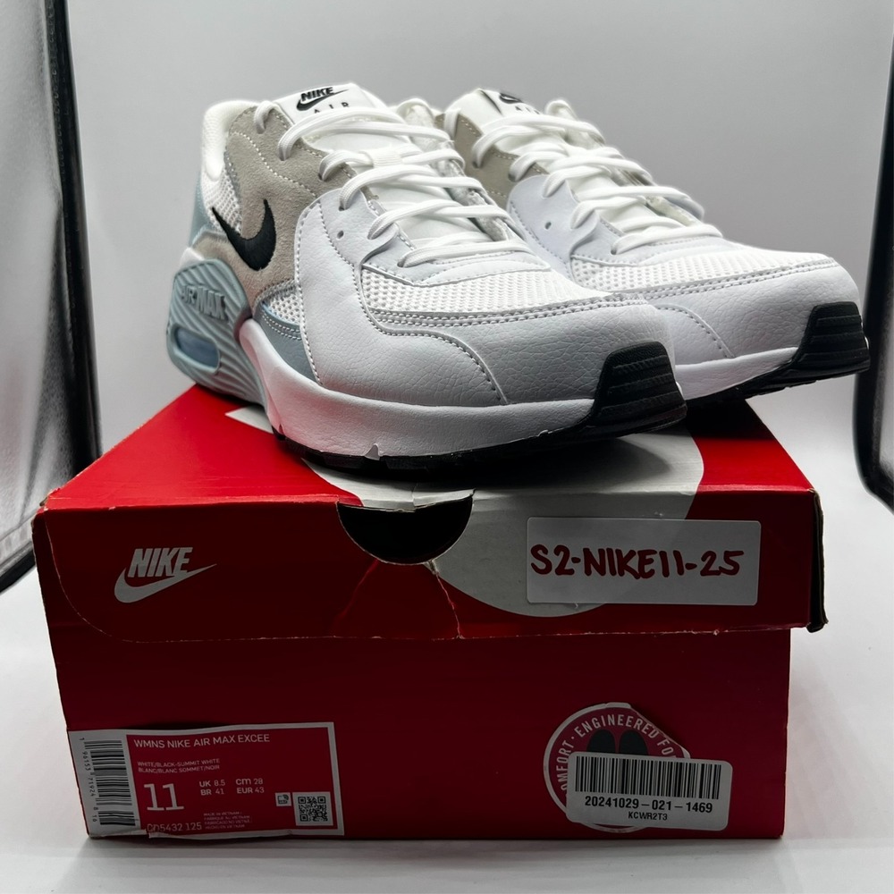 Nike Women's Air Max Excee White/Black-Summit White‎ CD5432-125 Size11 EUC
